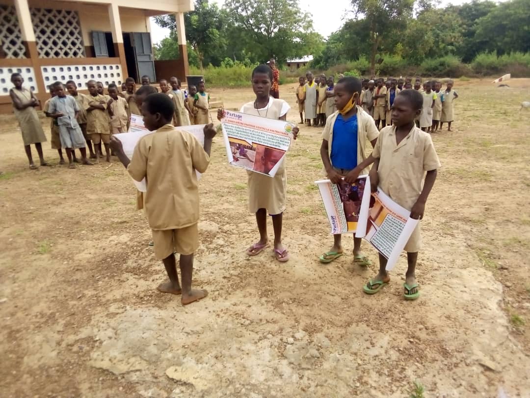 Auto sensibilisation des écoliers de Savalou et Bantè sur leurs droits